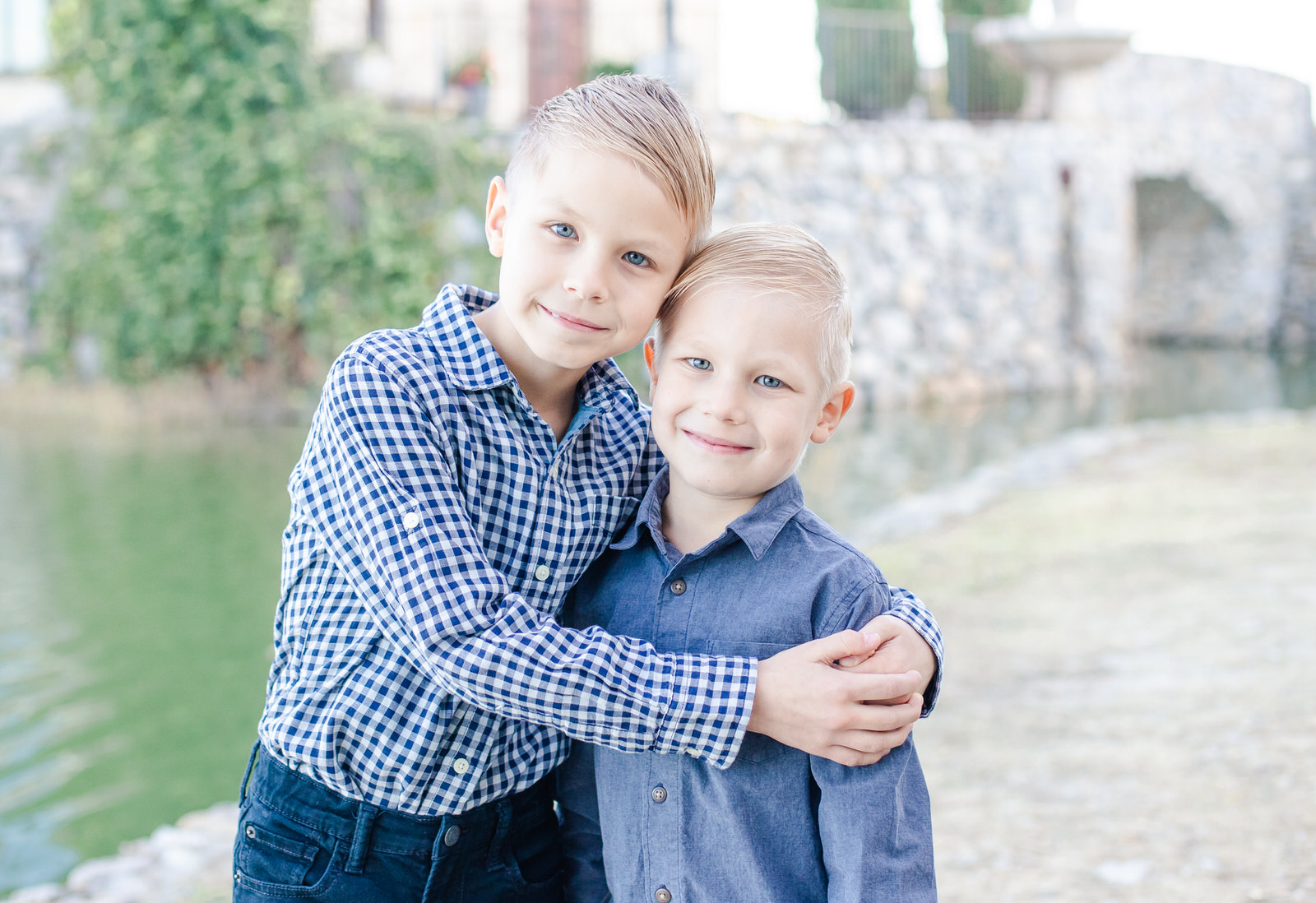 Two-brothers-hug-during-family-session-in-McKinney,-TX with-Ling-Waters-Photography